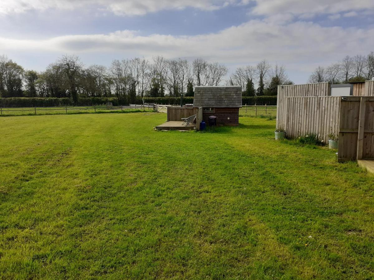 Villa Glamping At The Retreat Wiltshire Is Rural Bliss Chippenham  Esterno foto